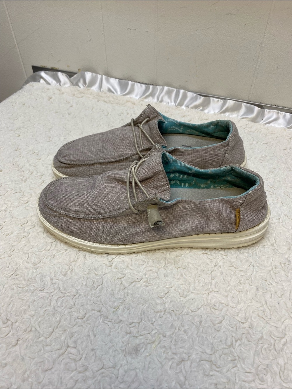 Hey Dude Women's Wendy Chambray - Beige  Women’s Slip on Loafers shoes size 10